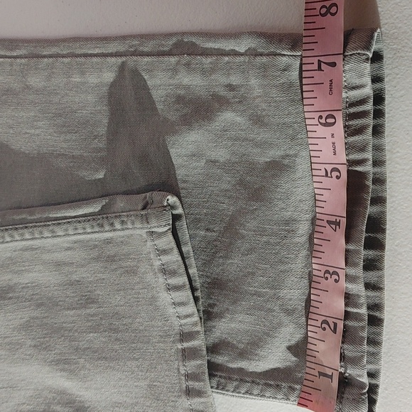 Levi's Slender Straight 526 Jeans - Picture 9 of 11